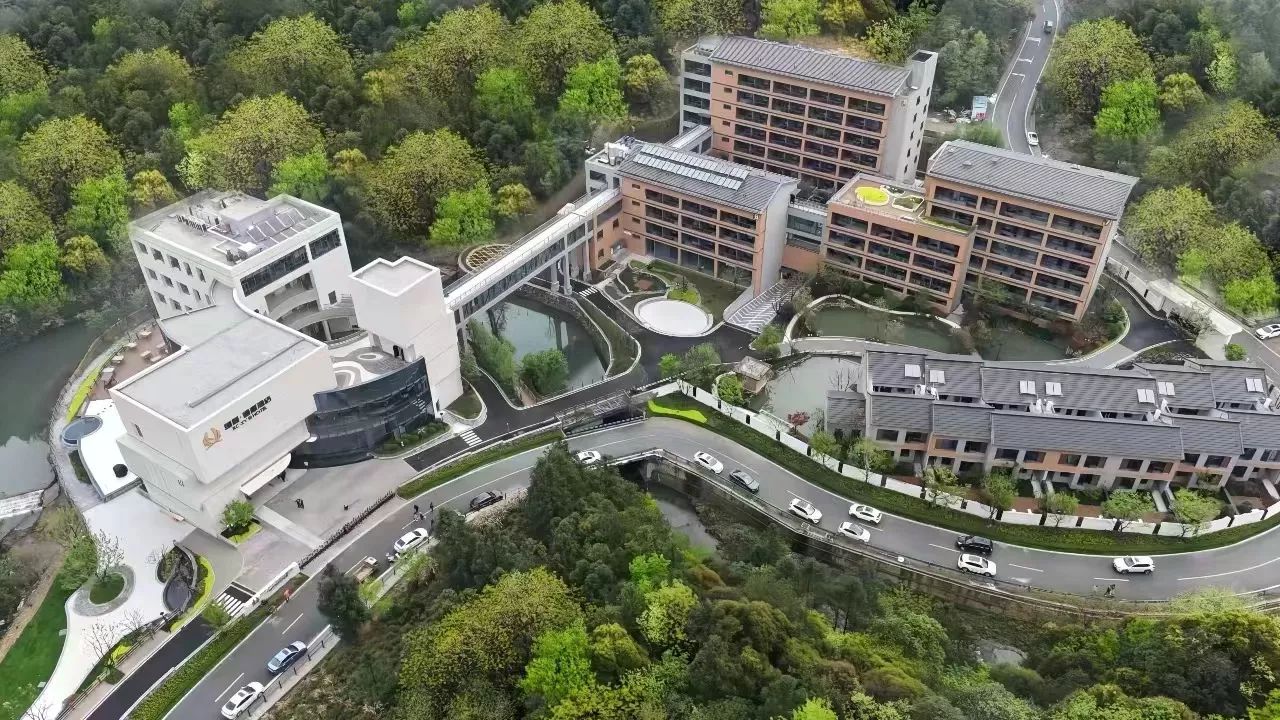 Z6��������ʱ���й������ٷ���վ